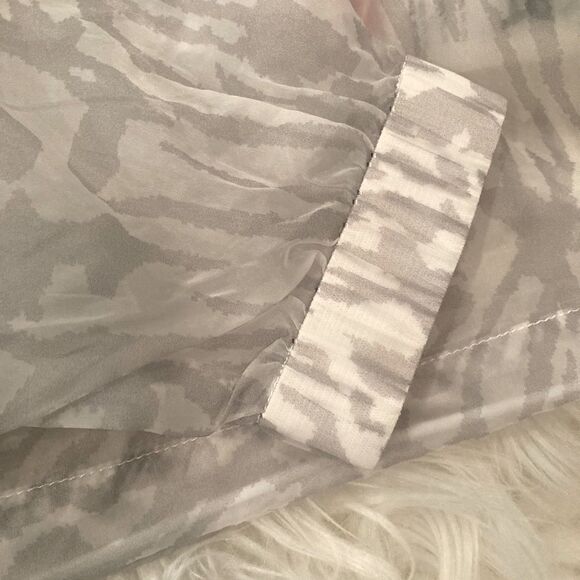 NWT Good American Icy Leopard Print Windbreaker Jacket Size 1 (S) - Picture 11 of 13